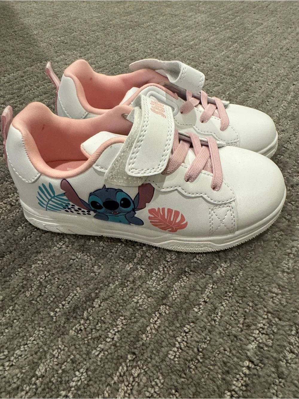 Disney White and Pink Kids Sneakers with Hook-and-Loop Strap  New, never worn.